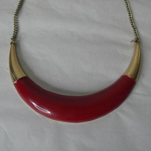 Vintage Gold Tone Red Statement Bib Necklace Enamel Bar Minimalist Art Deco Mod - Picture 2 of 9